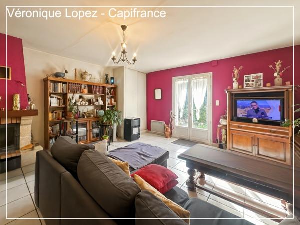 FOULAYRONNES, maison de plain-pied de 96 m² avec jardin, terrasse, double garage, VENDUE LOUEE.