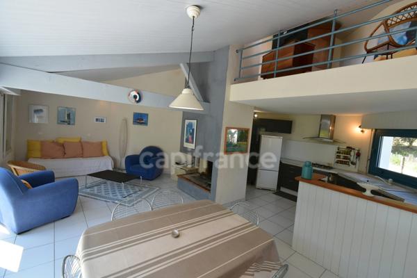 NOTRE DAME DE MONTS (85) entre SAINT JEAN DE MONTS et NOIRMOUTIER maison d'architecte 118 m² 4 chambres , 1 bureau , 2 WC , 2 salle d'eau garage terrain de 1 000 m² puits