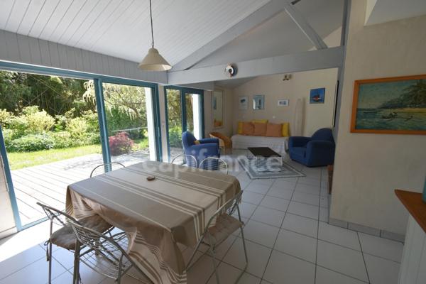 NOTRE DAME DE MONTS (85) entre SAINT JEAN DE MONTS et NOIRMOUTIER maison d'architecte 118 m² 4 chambres , 1 bureau , 2 WC , 2 salle d'eau garage terrain de 1 000 m² puits