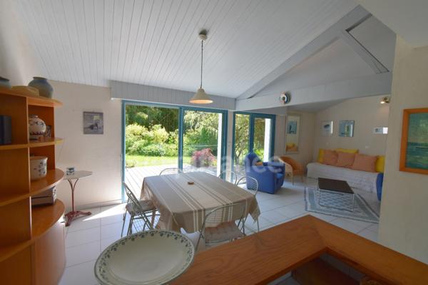 NOTRE DAME DE MONTS (85) entre SAINT JEAN DE MONTS et NOIRMOUTIER maison d'architecte 118 m² 4 chambres , 1 bureau , 2 WC , 2 salle d'eau garage terrain de 1 000 m² puits