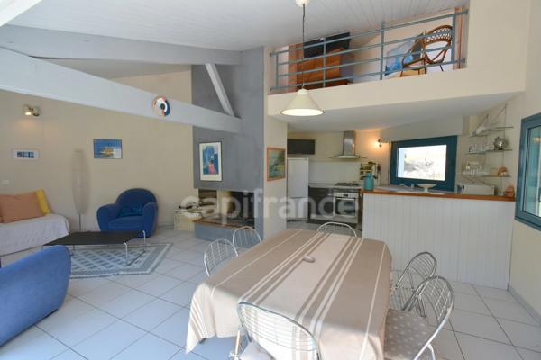 NOTRE DAME DE MONTS (85) entre SAINT JEAN DE MONTS et NOIRMOUTIER maison d'architecte 118 m² 4 chambres , 1 bureau , 2 WC , 2 salle d'eau garage terrain de 1 000 m² puits