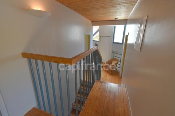 NOTRE DAME DE MONTS (85) entre SAINT JEAN DE MONTS et NOIRMOUTIER maison d'architecte 118 m² 4 chambres , 1 bureau , 2 WC , 2 salle d'eau garage terrain de 1 000 m² puits