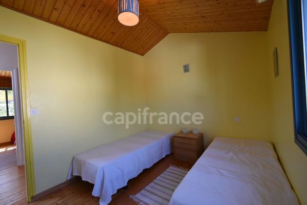 NOTRE DAME DE MONTS (85) entre SAINT JEAN DE MONTS et NOIRMOUTIER maison d'architecte 118 m² 4 chambres , 1 bureau , 2 WC , 2 salle d'eau garage terrain de 1 000 m² puits