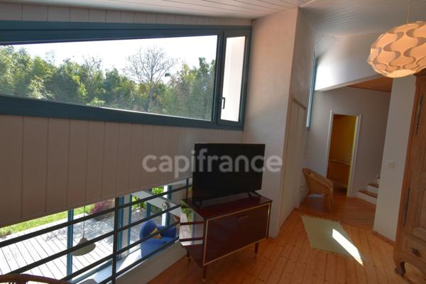 NOTRE DAME DE MONTS (85) entre SAINT JEAN DE MONTS et NOIRMOUTIER maison d'architecte 118 m² 4 chambres , 1 bureau , 2 WC , 2 salle d'eau garage terrain de 1 000 m² puits