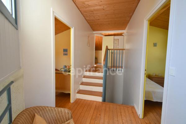 NOTRE DAME DE MONTS (85) entre SAINT JEAN DE MONTS et NOIRMOUTIER maison d'architecte 118 m² 4 chambres , 1 bureau , 2 WC , 2 salle d'eau garage terrain de 1 000 m² puits