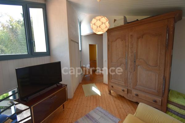 NOTRE DAME DE MONTS (85) entre SAINT JEAN DE MONTS et NOIRMOUTIER maison d'architecte 118 m² 4 chambres , 1 bureau , 2 WC , 2 salle d'eau garage terrain de 1 000 m² puits