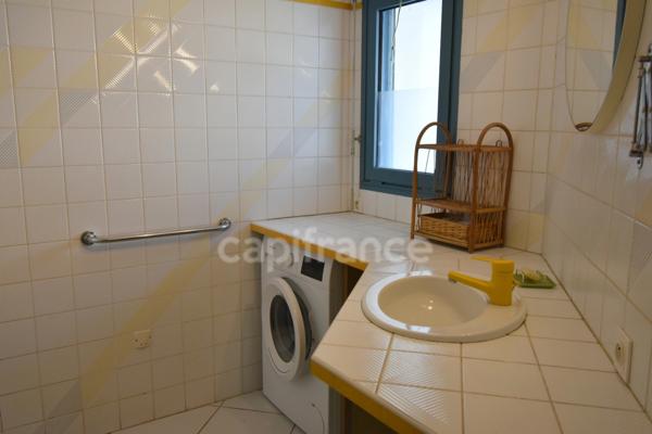 NOTRE DAME DE MONTS (85) entre SAINT JEAN DE MONTS et NOIRMOUTIER maison d'architecte 118 m² 4 chambres , 1 bureau , 2 WC , 2 salle d'eau garage terrain de 1 000 m² puits