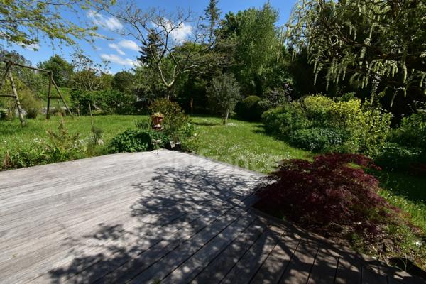 NOTRE DAME DE MONTS (85) entre SAINT JEAN DE MONTS et NOIRMOUTIER maison d'architecte 118 m² 4 chambres , 1 bureau , 2 WC , 2 salle d'eau garage terrain de 1 000 m² puits