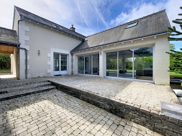 Ensemble immobilier de charme à Saint Ouen Les Vignes 200 m² hab sur 4620 m² de terrain
