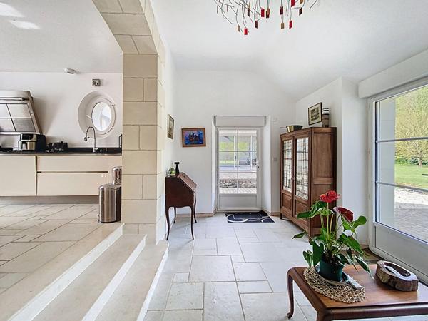 Ensemble immobilier de charme à Saint Ouen Les Vignes 200 m² hab sur 4620 m² de terrain