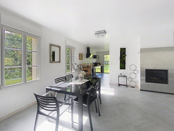 Ensemble immobilier de charme à Saint Ouen Les Vignes 200 m² hab sur 4620 m² de terrain
