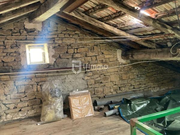 Maison de village, à 5 mn de Château-Salins.