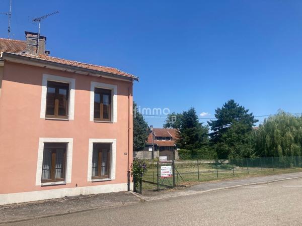 Maison de village, à 5 mn de Château-Salins.