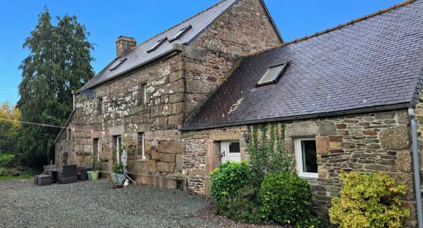 Charmant Petit Manoir Breton (1784) & Gîte – 150 m² sur un Écrin de Verdure de 1720 m²