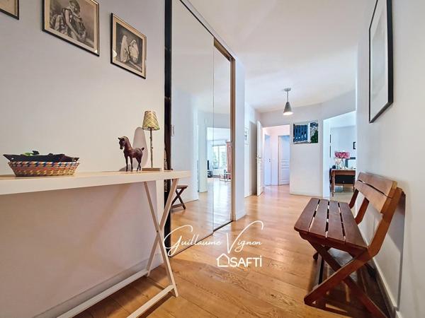 T4 dans résidence de standing avec piscine