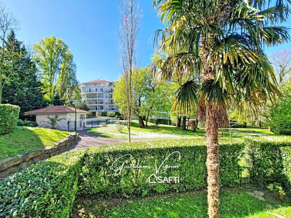 T4 dans résidence de standing avec piscine