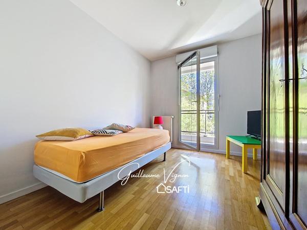 T4 dans résidence de standing avec piscine