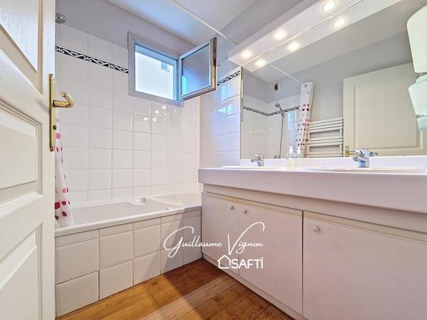 T4 dans résidence de standing avec piscine