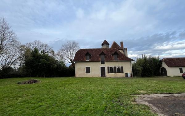 Maison à louer    6 pièces •  Denguin