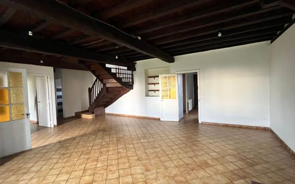 Maison à louer    6 pièces •  Denguin