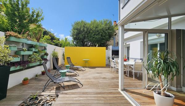 Grande maison 260 m2 sur 270 m2 de terrain 2 grands garages - La Lunette