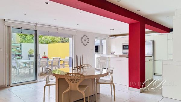 Grande maison 260 m2 sur 270 m2 de terrain 2 grands garages - La Lunette