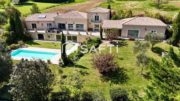 Villa de prestige 358m² avec maison d'invités