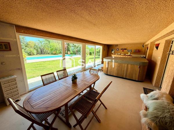 Villa de prestige 358m² avec maison d'invités