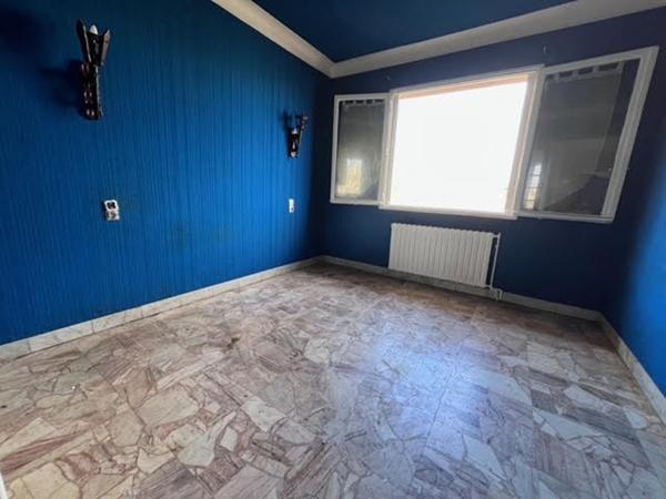 RARE !!!!! Grande maison familiale de 300 m² avec travaux sur un terrain de 1 000 m² avec terrain constructible de 600 m²