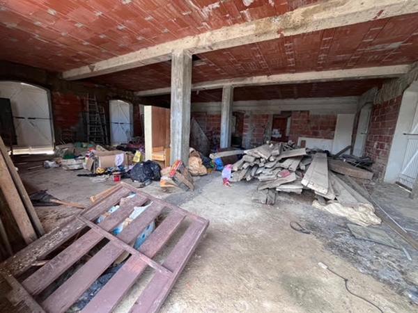 RARE !!!!! Grande maison familiale de 300 m² avec travaux sur un terrain de 1 000 m² avec terrain constructible de 600 m²