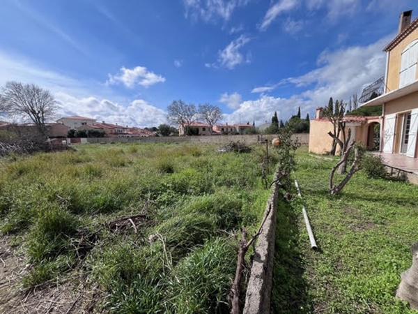RARE !!!!! Grande maison familiale de 300 m² avec travaux sur un terrain de 1 000 m² avec terrain constructible de 600 m²