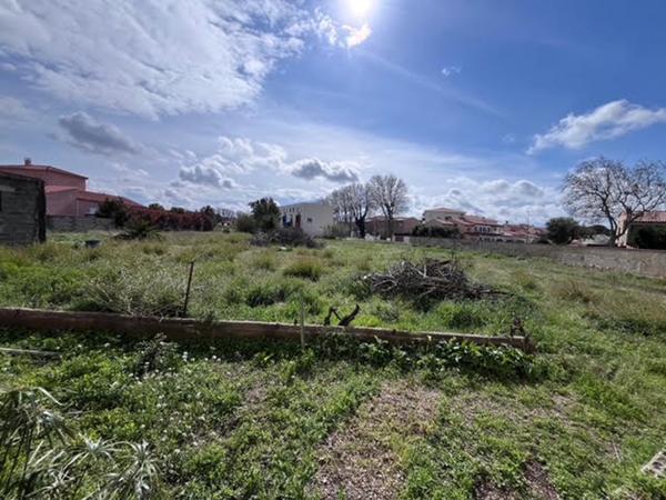 RARE !!!!! Grande maison familiale de 300 m² avec travaux sur un terrain de 1 000 m² avec terrain constructible de 600 m²