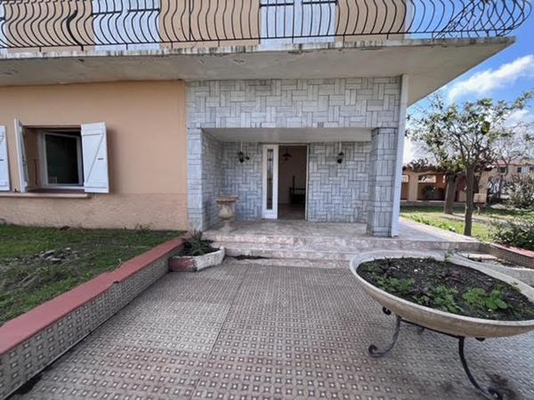 RARE !!!!! Grande maison familiale de 300 m² avec travaux sur un terrain de 1 000 m² avec terrain constructible de 600 m²