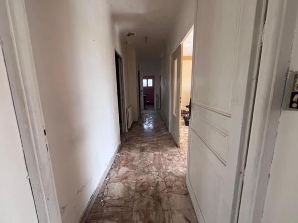 RARE !!!!! Grande maison familiale de 300 m² avec travaux sur un terrain de 1 000 m² avec terrain constructible de 600 m²