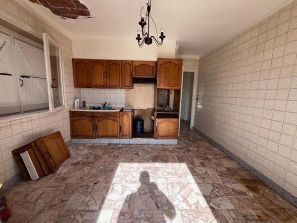 RARE !!!!! Grande maison familiale de 300 m² avec travaux sur un terrain de 1 000 m² avec terrain constructible de 600 m²
