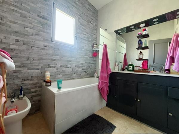 Magnifique maison deux faces en R+1 de 105 m²  proche du parc Saint-Vicens