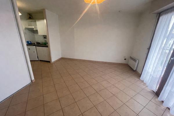 A vendre Appartement studio Mont De Marsan proche hôpital balcon parking