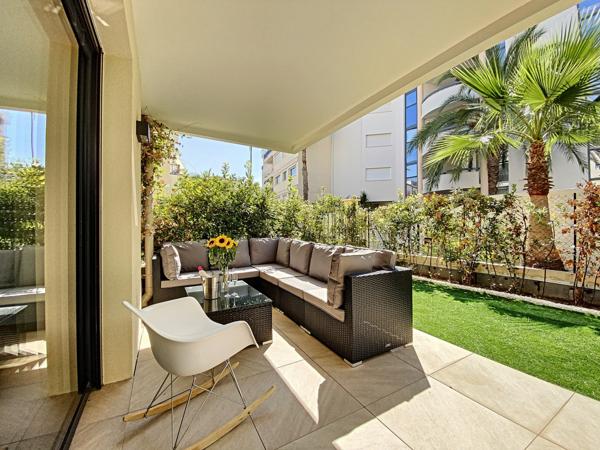 Cannes  Palm Beach  Charmant 2 pièces avec jardin privatif dans résidence avec piscine