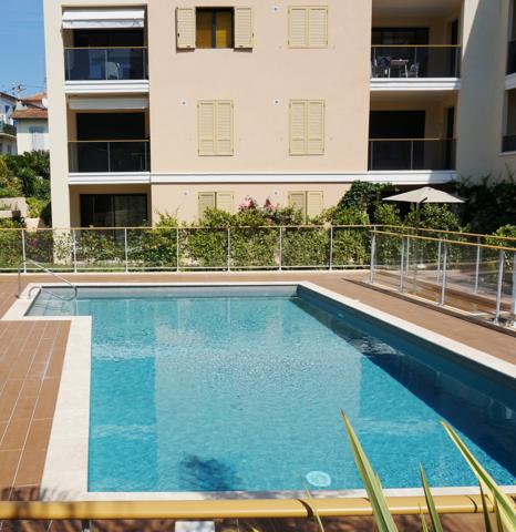 Cannes  Palm Beach  Charmant 2 pièces avec jardin privatif dans résidence avec piscine