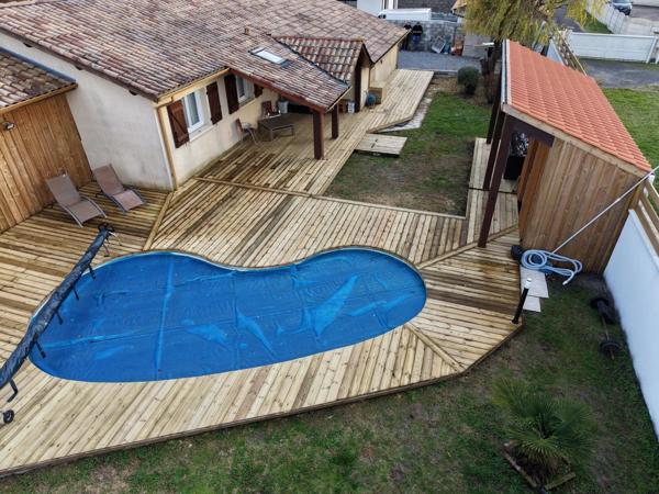Vente                                                      Maison
                        
                     4 pièces                      108 m2                     à Gastes