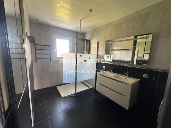 Maison à Chemillé-en-Anjou, 49120 - 6 pièces 168m²