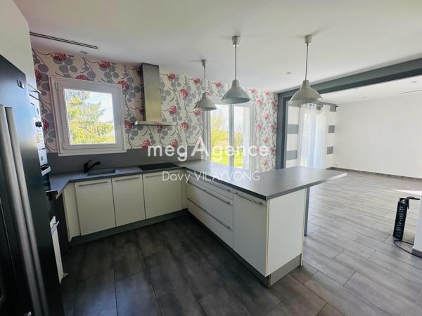 Maison à Chemillé-en-Anjou, 49120 - 6 pièces 168m²