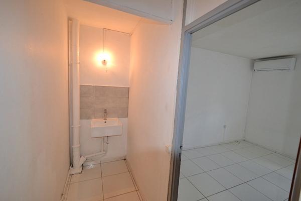Les Abymes (97139) Superbe appartement T5 refait à neuf
