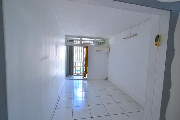 Les Abymes (97139) Superbe appartement T5 refait à neuf