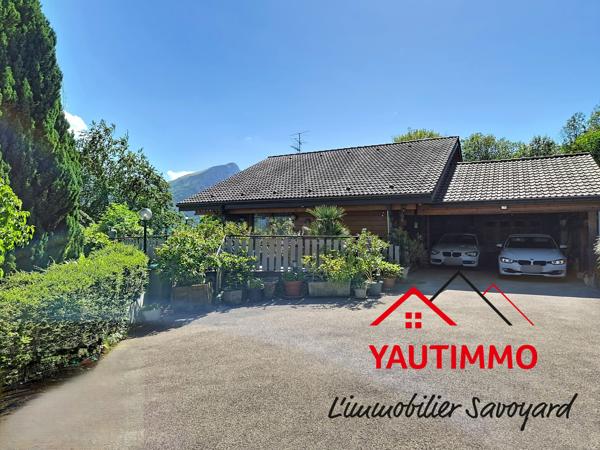 Chalet madrier sur le coteau de l’Éponnet avec vue panoramique sur les Alpes