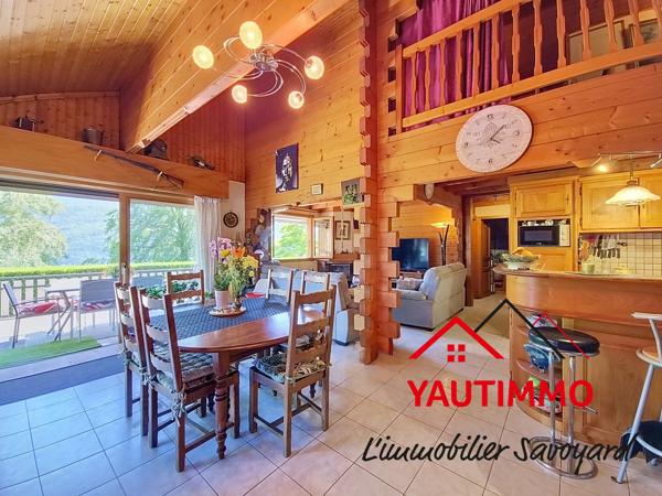 Chalet madrier sur le coteau de l’Éponnet avec vue panoramique sur les Alpes