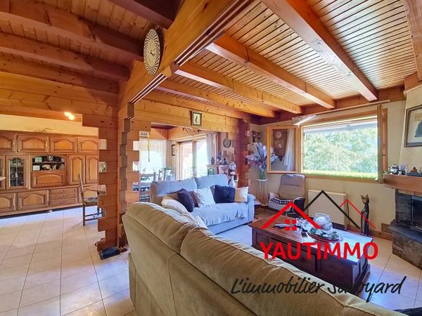 Chalet madrier sur le coteau de l’Éponnet avec vue panoramique sur les Alpes