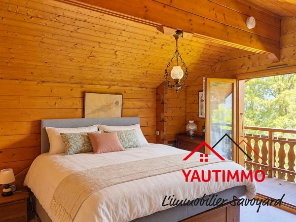 Chalet madrier sur le coteau de l’Éponnet avec vue panoramique sur les Alpes