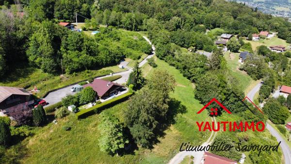 Chalet madrier sur le coteau de l’Éponnet avec vue panoramique sur les Alpes