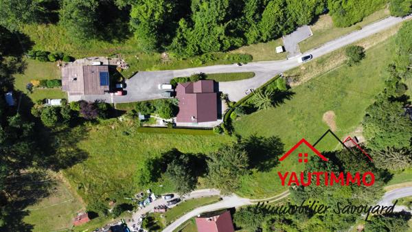 Chalet madrier sur le coteau de l’Éponnet avec vue panoramique sur les Alpes